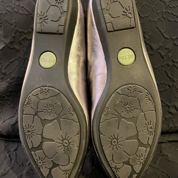 Me Too Silver Leather Pointy Toe Flats - Picture 4 of 4